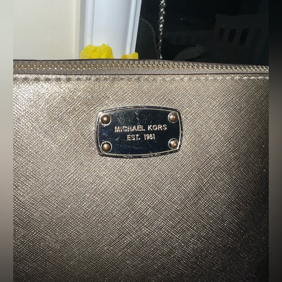 Michael Kors Handbags - Michael Kors crossbody purse